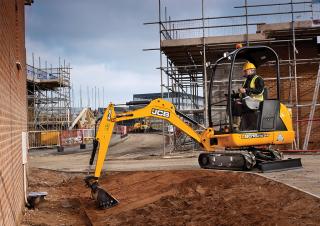 Minirypadla JCB 8016
