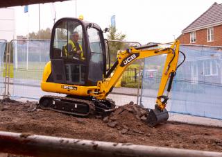 Minirypadla JCB 8018 CTS