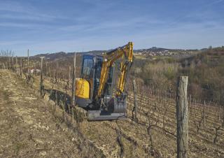 Minirypadla New Holland E26C