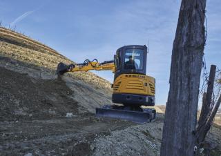 Minirypadla New Holland E26C