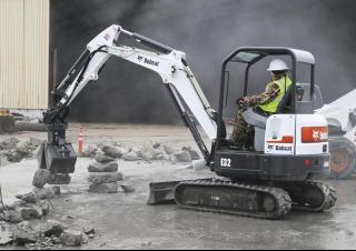 Minirypadla Bobcat E32