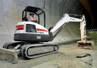 Minirypadla Bobcat E50z