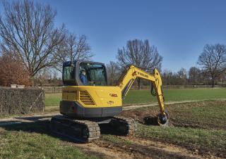 Pásová rypadla New Holland E60C