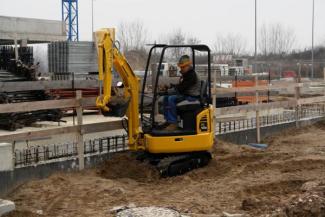Minirypadla Komatsu PC14R-3