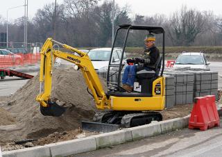 Minirypadla Komatsu PC16R-3HS