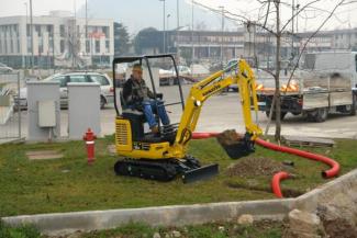 Minirypadla Komatsu PC16R-3HS