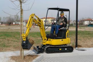 Minirypadla Komatsu PC18MR-3