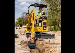 Minirypadla Komatsu PC18MR-5