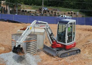 Minirypadla Takeuchi TB 138 FR