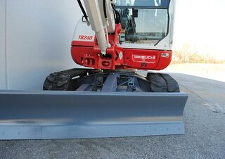 Minirypadla Takeuchi TB 240