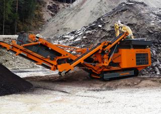 Mobilní čelisťové drtiče Rockster R1100DS 