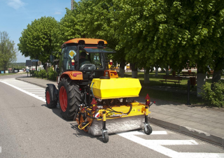 Technika pro letní údržbu Pouliční zametače Montované zametače Pronar Agata ZM 1400