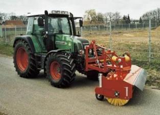 Technika pro letní údržbu Pouliční zametače Montované zametače Dücker SFK 2700