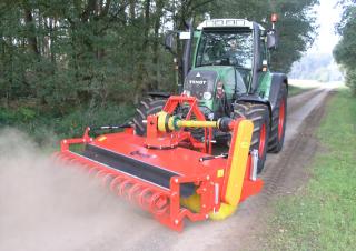 Technika pro letní údržbu Pouliční zametače Montované zametače Dücker SFK 2700