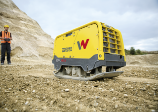 Vibrační desky Reverzní vibrační desky Wacker Neuson DPU80r Lem 770