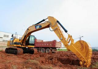 Pásová rypadla Caterpillar 320D2 GC (Tier 3)