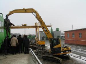 Pásová rypadla Caterpillar 325 C MH