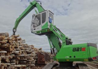 Manipulátory s materiálem Sennebogen 821R E