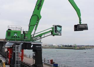 Manipulátory s materiálem Sennebogen 875R E Hybrid