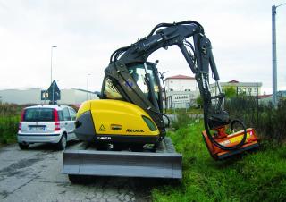 Pásová rypadla Mecalac 8MCR