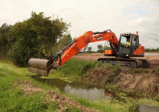 Pásová rypadla Doosan DX140LC-3