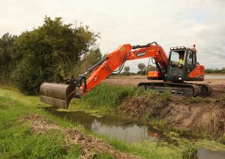 Pásová rypadla Doosan DX140LC-5