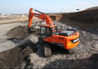 Pásová rypadla Doosan DX180LC-5