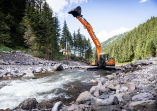 Pásová rypadla Doosan DX210-7