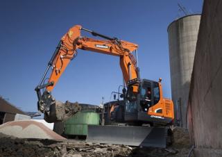 Pásová rypadla Doosan DX235LCR-5
