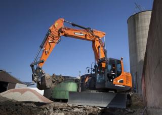 Pásová rypadla Doosan DX235LCR