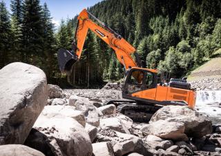 Pásová rypadla Doosan DX245NHD-7