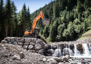 Pásová rypadla Doosan DX245NHD-7