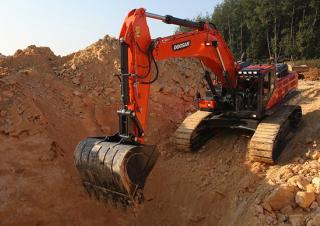 Pásová rypadla Doosan DX490LC-5