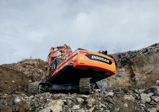 Pásová rypadla Doosan DX490LC-7