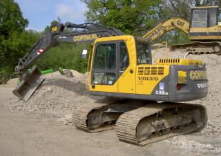 Pásová rypadla Volvo EC140B