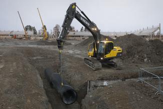 Pásová rypadla Volvo EC220DL