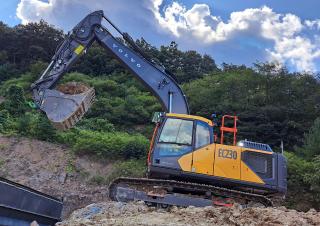 Pásová rypadla Volvo EC230F NL