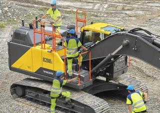 Pásová rypadla Volvo EC250ERL