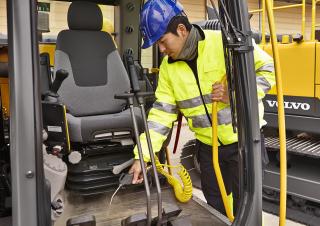 Pásová rypadla Volvo EC300EL