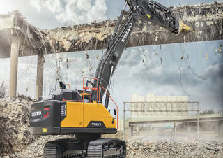 Pásová rypadla Volvo EC380ENL Straight boom
