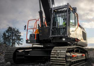Pásová rypadla Volvo EC400 Straight Boom L