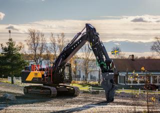 Pásová rypadla Volvo EC400 Straight Boom L