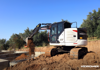 Pásová rypadla Hidromek HMK 145 LC SR