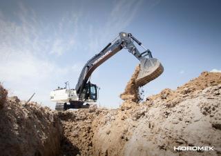 Pásová rypadla Hidromek HMK 300 LC PLUS