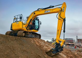 Pásová rypadla JCB JS131 LC