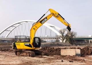 Pásová rypadla JCB JS220SC