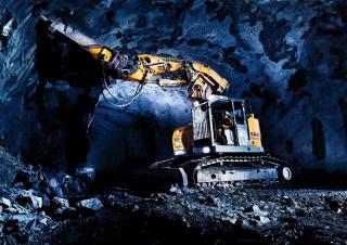 Pásová rypadla Liebherr R 924 Compact Tunnel Litronic