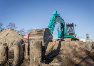 Pásová rypadla Kobelco SK 140 SRLC 5