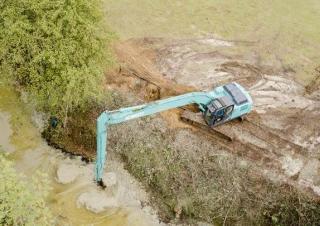 Pásová rypadla Kobelco SK 210 SNLC 10