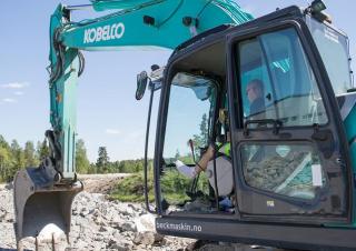 Pásová rypadla Kobelco SK 260 NLC 10E